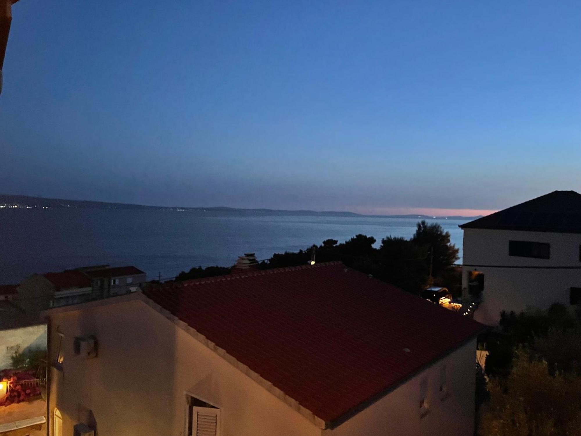 Guest House Adria Dugi Rat Esterno foto